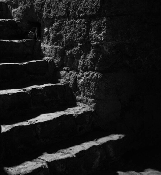 Монохромный снимок внутри древнего места Hacienda Santa Maria Regla, Мексика
