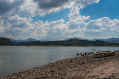 İnanılmaz Villa del Karbon Barajı
