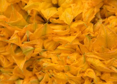 Villa del Carbon, Meksika - Temmuz 07 2018 Doğal organik balkabağı çiçekleri, Meksika diyetinin bir parçasıdır.