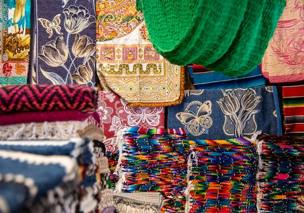 Todos Santos, Baja California / Meksika - 2019 Meksika el işi ve halk sanatı Meksikalı zanaatkar konsepti, ilkel