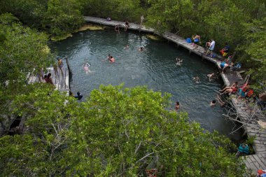 Holbox, Quintana Roo, Meksika / Haziran 2017 Doğal Havuz Yalahau Cenote Kara Deliği
