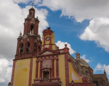 San Pedro ve San Pablo bölgesi tapınak katedrali, Cadereyta de Montes, Queretaro, Meksika Armas Meydanı