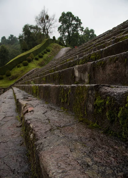 Escaleras Húmedas Musgosas Paredes Textura Del Centro Ceremonial Otomi México —  Fotos de Stock