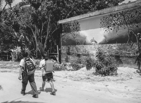 Holbox Quintana Roo Meksyk Czerwiec 2017 Dzieci Idą Szkoły — Zdjęcie stockowe