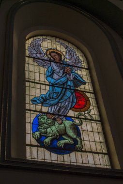 Tonatico / Mexico -2013 Lekeli Camlar renkli camları bir malzeme ya da ondan yaratılan çalışmalar olarak tanımlar. Dönem neredeyse sadece kilise pencereleri ve önemli dini binalar için geçerlidir.