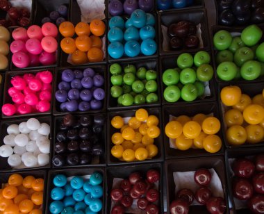 Tepoztlan, Morelos / Meksika - Mayıs 2018 Geleneksel el sanatları, kültür ve daha fazlası canlı bir hafta sonu pazarı veya tianguis 'de bulunabilir