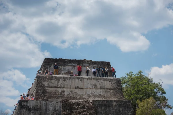 Tepoztlan Morelos Mexico 2018年5月墨西哥城附近受欢迎的旅游胜地 以山顶的Tepozteco神庙遗址以及准备的异国情调冰淇淋而闻名 — 图库照片