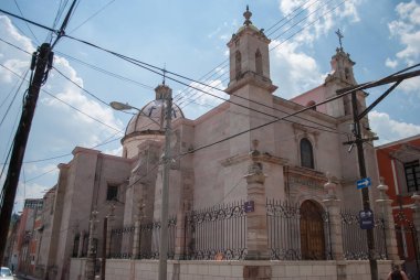 San Juan de los Lagos, Jalisco eyaletinin kuzeydoğusunda yer alır ve Guadalajara 'nın 140 kilometre kuzeydoğusunda yer alır.. 