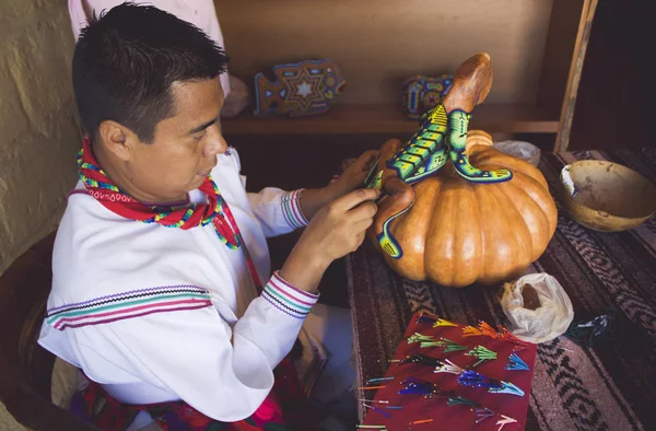 Mexické Huichol Art Barevné Dekorace Pomocí Symbolů Vzorů Které Datují — Stock fotografie