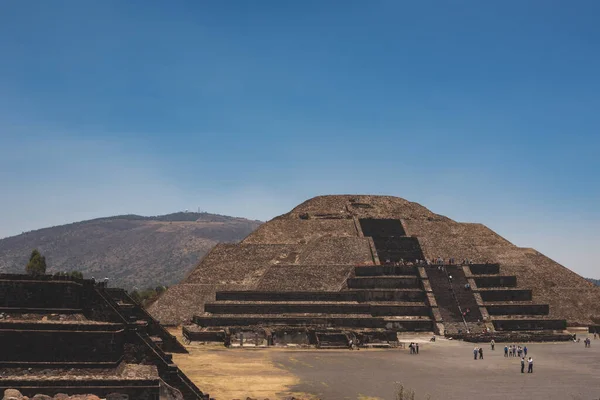 고고학 유적지는 킬로미터의 면적을 차지하며 멕시코에서 방문객 고고학 유적지이다 — 스톡 사진