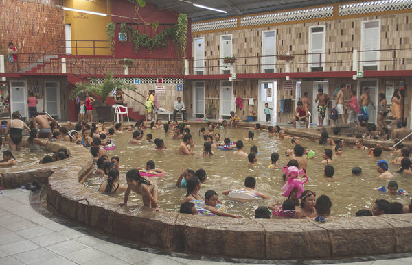 "Мексиканский город Истапан-де-ла-Саль (Ixtapan De La Sal) ежегодно привлекает тысячи посетителей, Истапан считается одним из главных туристических центров штата Мехико.