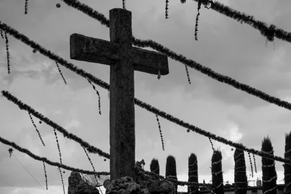 Kreuzskulptur Direkt Vor Der Kirche Asuncion Mara Der Mexikanischen Stadt — Stockfoto