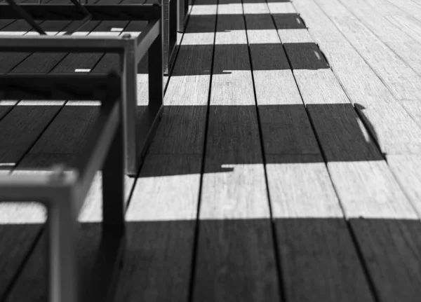 Černobílá Fotografie Stínu Židlí — Stock fotografie