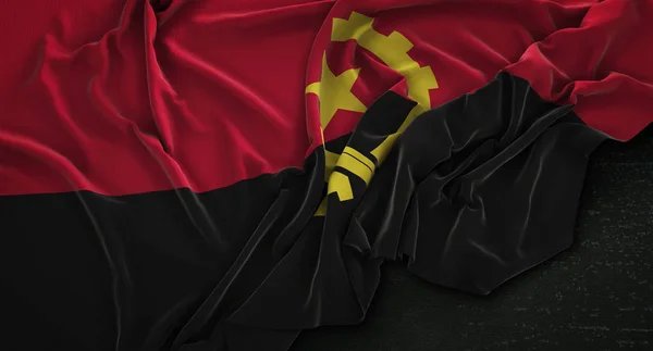 Bandeira de Angola enrugada no fundo escuro 3D Render — Fotografia de Stock