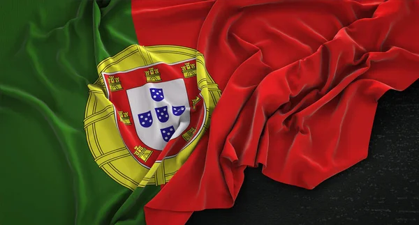 Португальский флаг, сморщенный на тёмном фоне 3D-рендер — стоковое фото