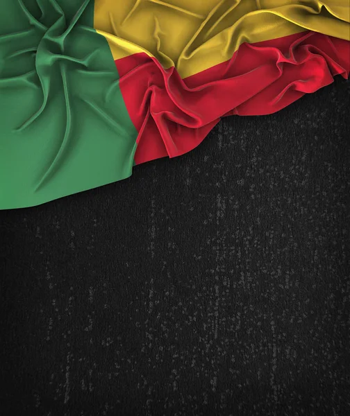 Benins flagga Vintage på en Grunge svart griffeltavla med utrymme för T — Stockfoto