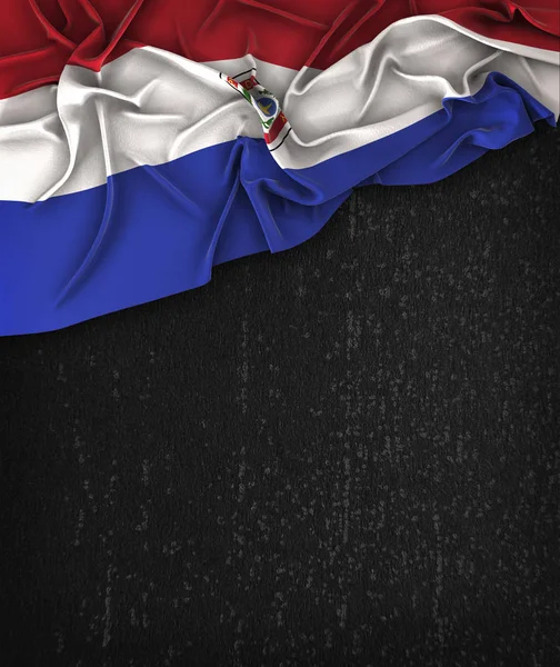 Винтаж флага Парагвая на гранжевой черной доске с космическим флагом Fo — стоковое фото