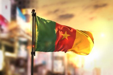 Kamerun bayrağı City karşı gündoğumu Backlig vasıl geçmiş bulanık