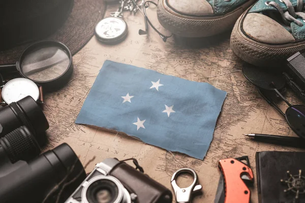 Stati federati di Micronesia Bandiera tra gli accessori del viaggiatore — Foto Stock