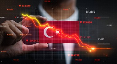 Türkiye 'nin Önünde Düşen Grafik Bayrağı. Kriz Konsepti