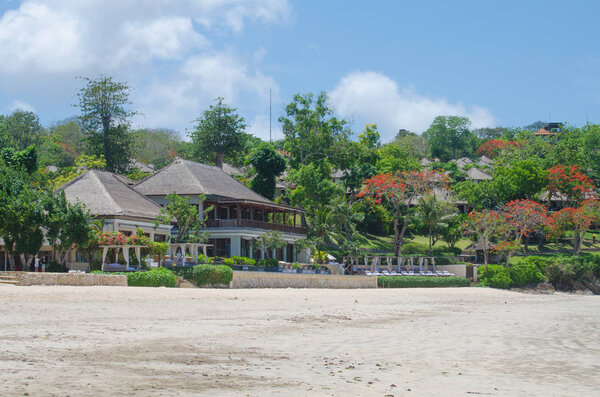 Пляж в Джимбаране на острове Бали
