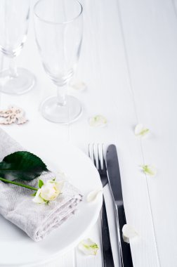 plaka servis peçete ile ve yakın çekim gül