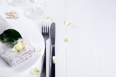 plaka servis peçete ile ve yakın çekim gül