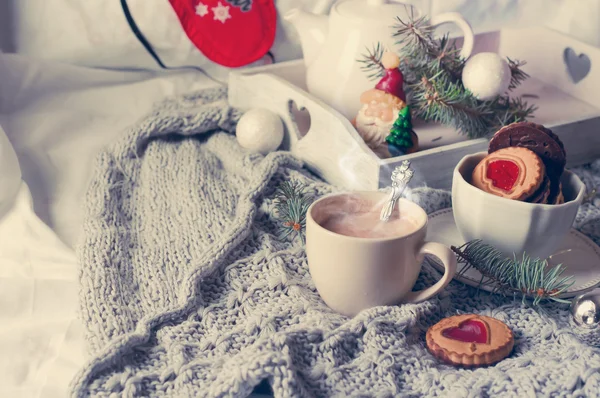 Christmas breakfast in bed with coffee and cookies — Stock Photo, Image