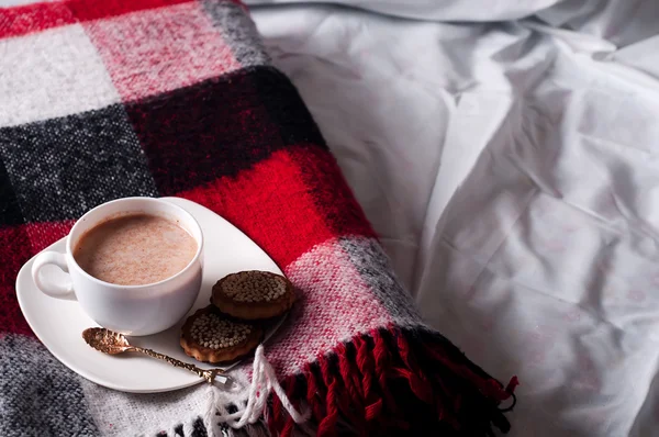 Bodegón de otoño con una taza de cacao —  Fotos de Stock