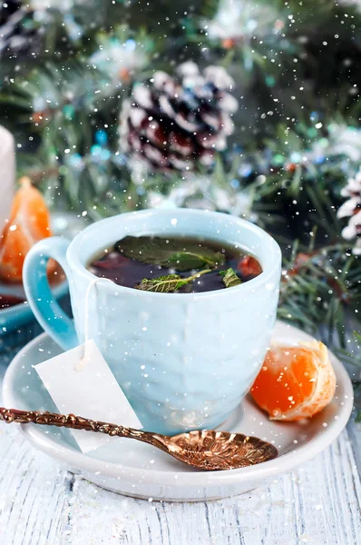 Two tea cups with teabag and xmas tree — Stock Photo, Image