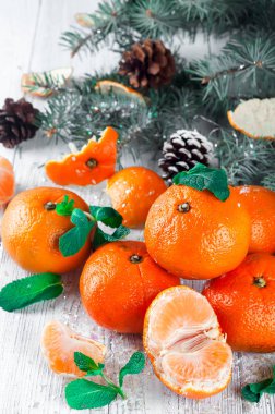 Mandalina ile Noel kompozisyon