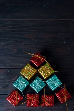 Noel ağacı renkli toplar yaptı