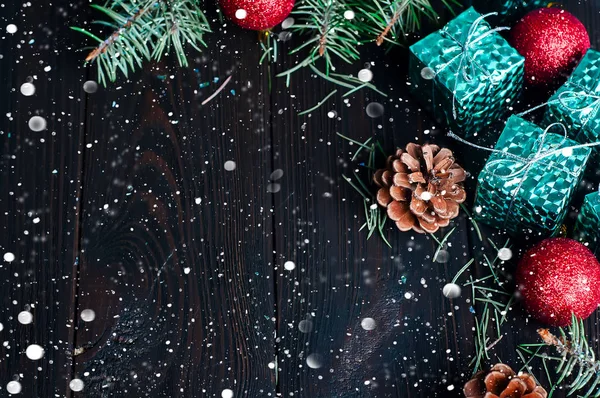 Karácsonyi játékok és fa háttér — Stock Fotó