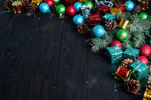 Antecedentes de juguetes de Navidad y árbol — Foto de Stock