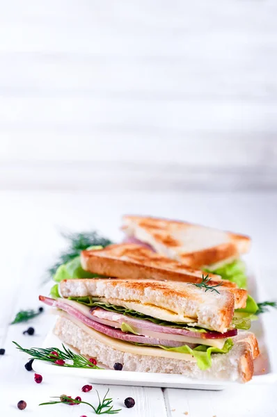 Toast sandwich con salsiccia — Foto Stock