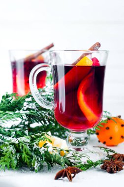 tarçın ile mulled şarap