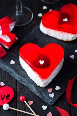 Sevgililer günü doğum günü pastası