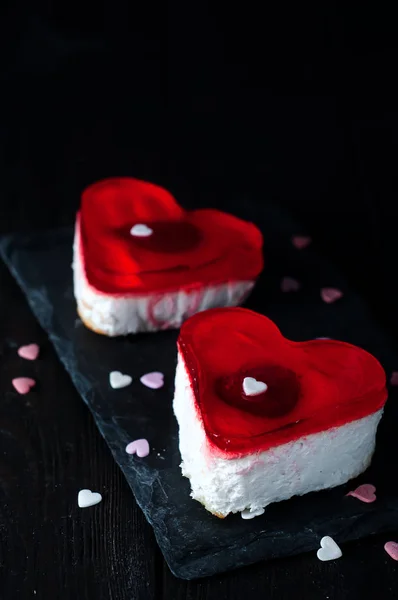 Bursdagskake til valentinsdagen – stockfoto