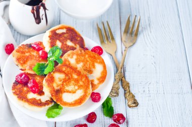 Süzme peynirli krep.