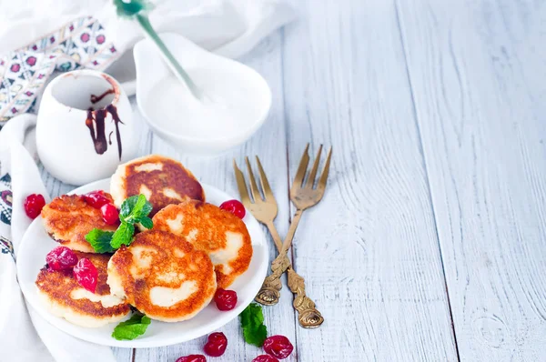 Cottage cheese pancakes — Stock Photo, Image