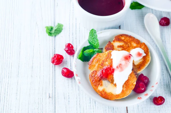 Cottage cheese pancakes — Stock Photo, Image