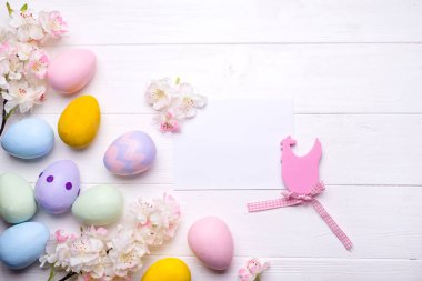 Paskalya yumurtaları renklerde boyanmış