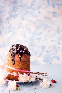 Paskalya kek ve renkli yumurta o