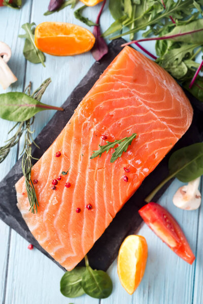 Сырое филе лосося