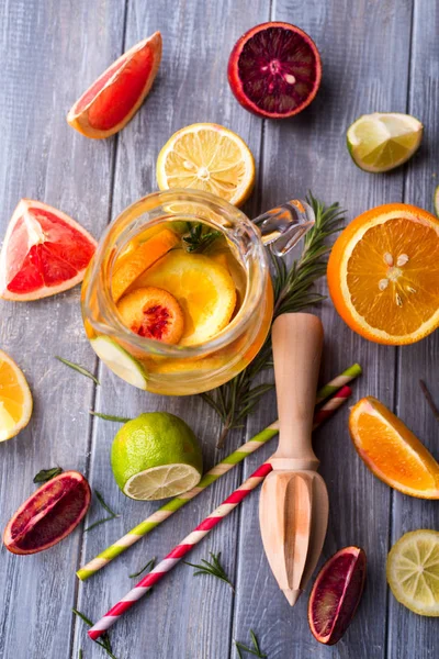 Healthy detox water with fruits — Stock Photo, Image