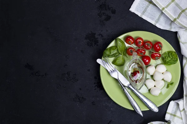 Frischer italienischer Caprese-Salat — Stockfoto