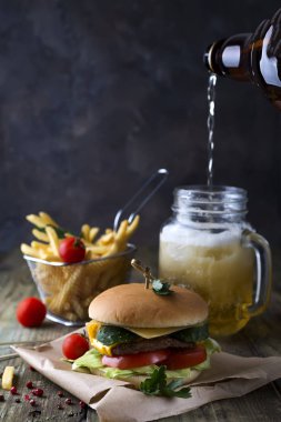 Topuz ile ev yapımı hamburger