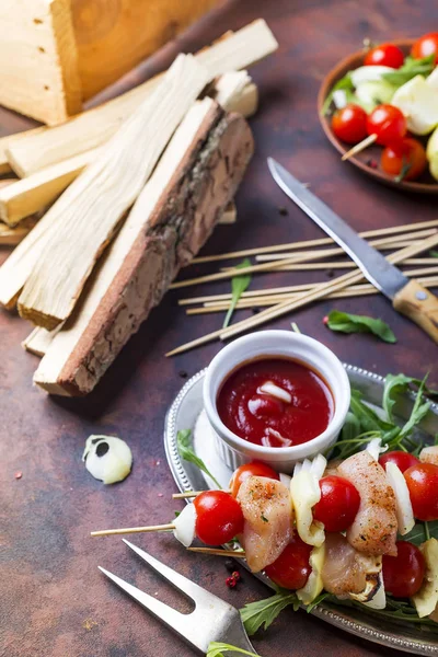 Hacer kebab con pollo — Foto de Stock