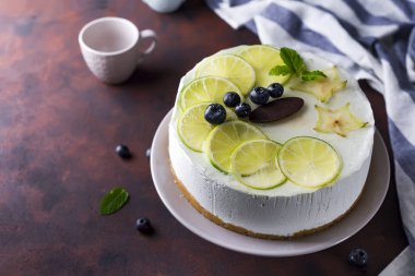 Limon yoğurt mousse kek