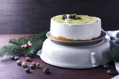 Yeni yıl Beyaz mousse kek